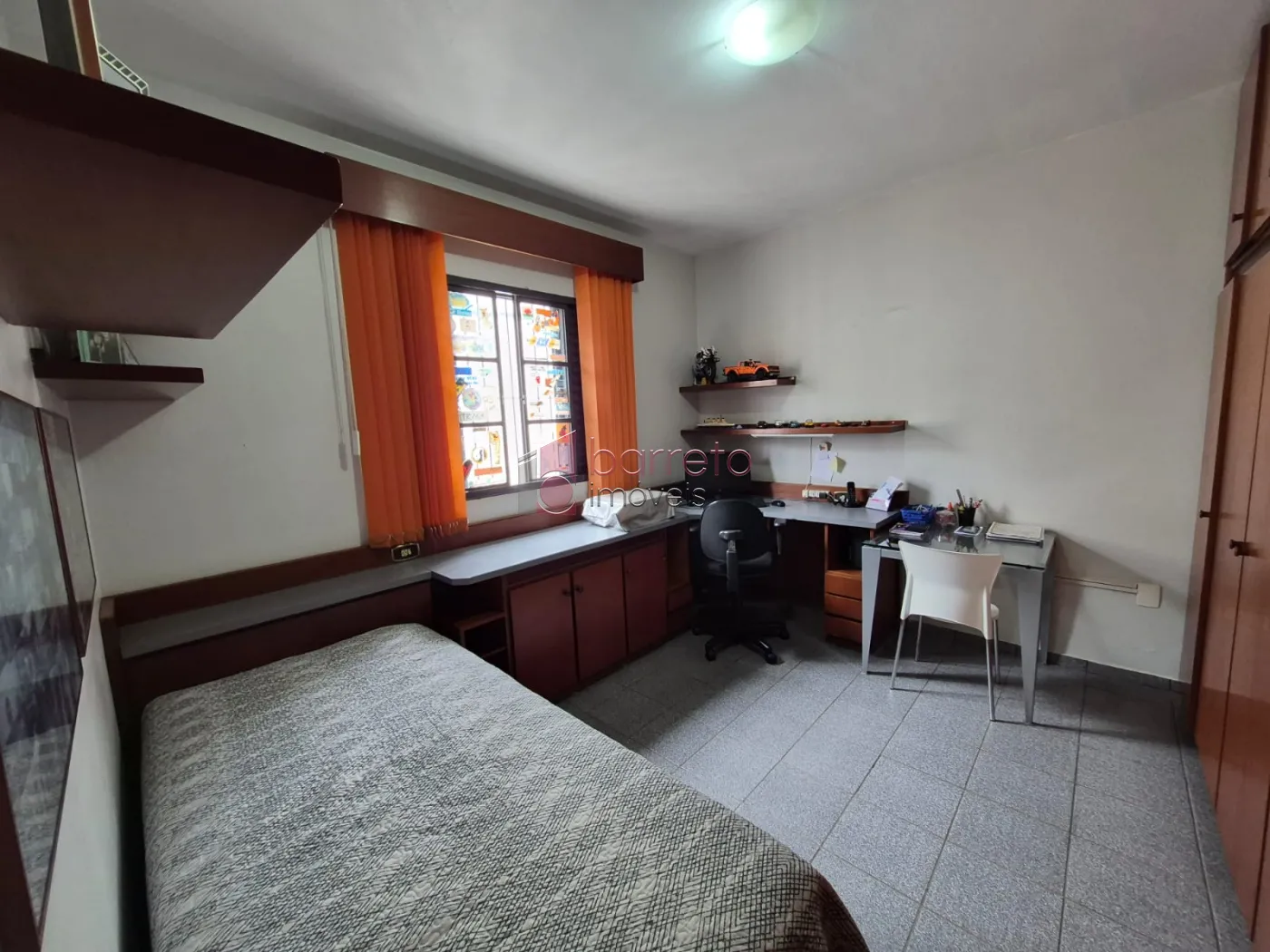 CASA COM  03 DORMITÓRIOS À VENDA NO BAIRRO JARDIM DA FONTE EM JUNDIAÍ/SP