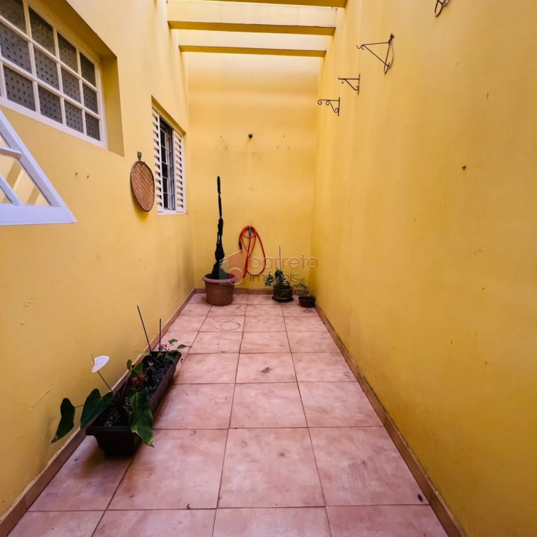 SOBRADO MOBILIADO OU SEMI MOBILIADO PARA LOCAÇÃO NO QUINTA DAS VIDEIRAS – JUNDIAÍ/SP