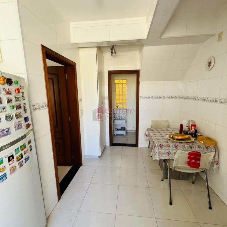 SOBRADO MOBILIADO OU SEMI MOBILIADO PARA LOCAÇÃO NO QUINTA DAS VIDEIRAS – JUNDIAÍ/SP