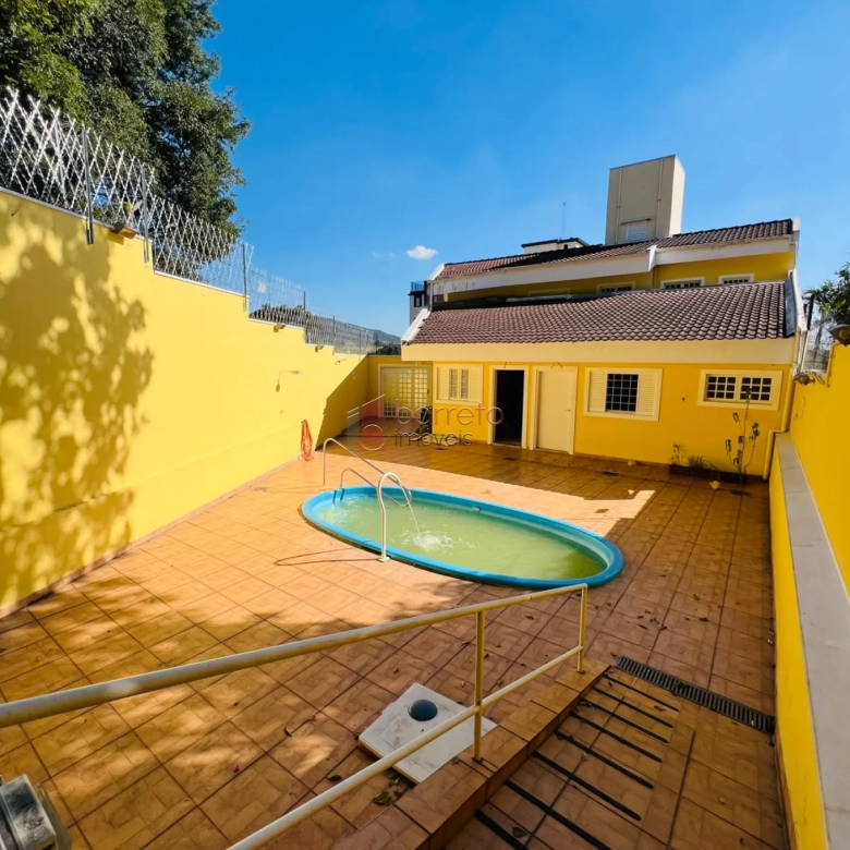 SOBRADO MOBILIADO OU SEMI MOBILIADO PARA LOCAÇÃO NO QUINTA DAS VIDEIRAS – JUNDIAÍ/SP