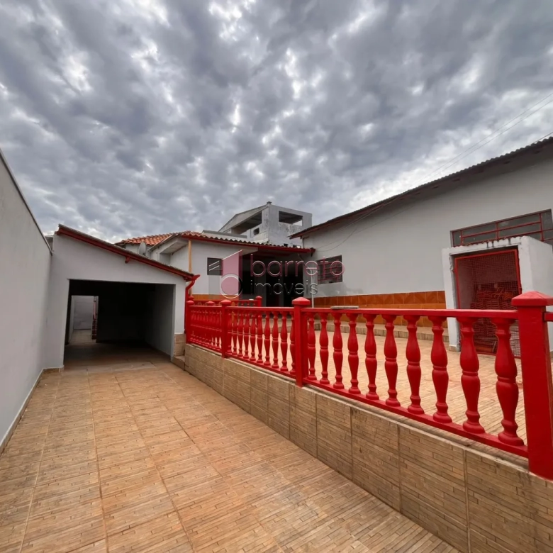 CASA COM SALÃO À VENDA NO JARDIM MARTINS EM JUNDIAÍ/SP