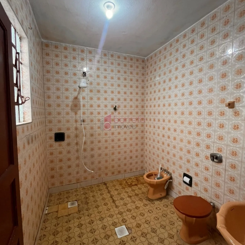 CASA COM SALÃO À VENDA NO JARDIM MARTINS EM JUNDIAÍ/SP