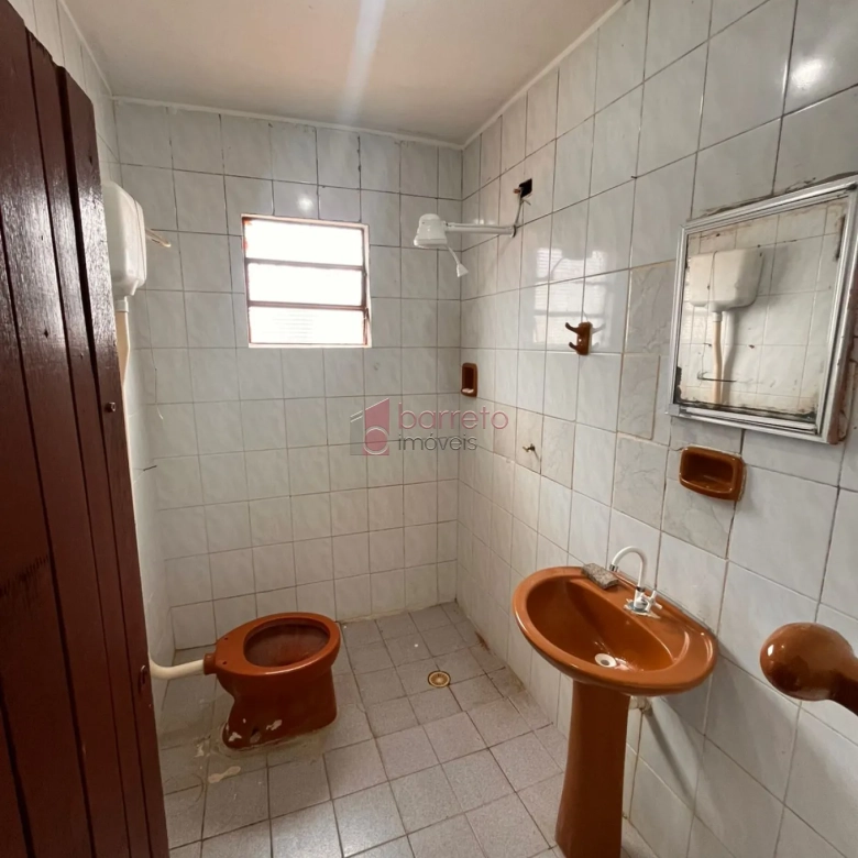 CASA COM SALÃO À VENDA NO JARDIM MARTINS EM JUNDIAÍ/SP
