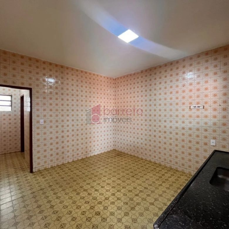 CASA COM SALÃO À VENDA NO JARDIM MARTINS EM JUNDIAÍ/SP