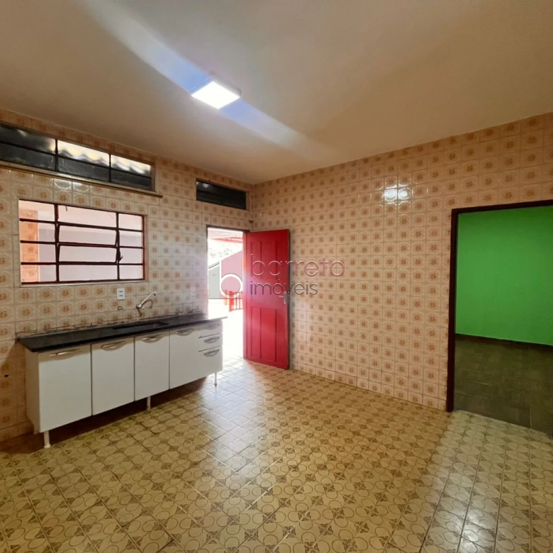 CASA COM SALÃO À VENDA NO JARDIM MARTINS EM JUNDIAÍ/SP