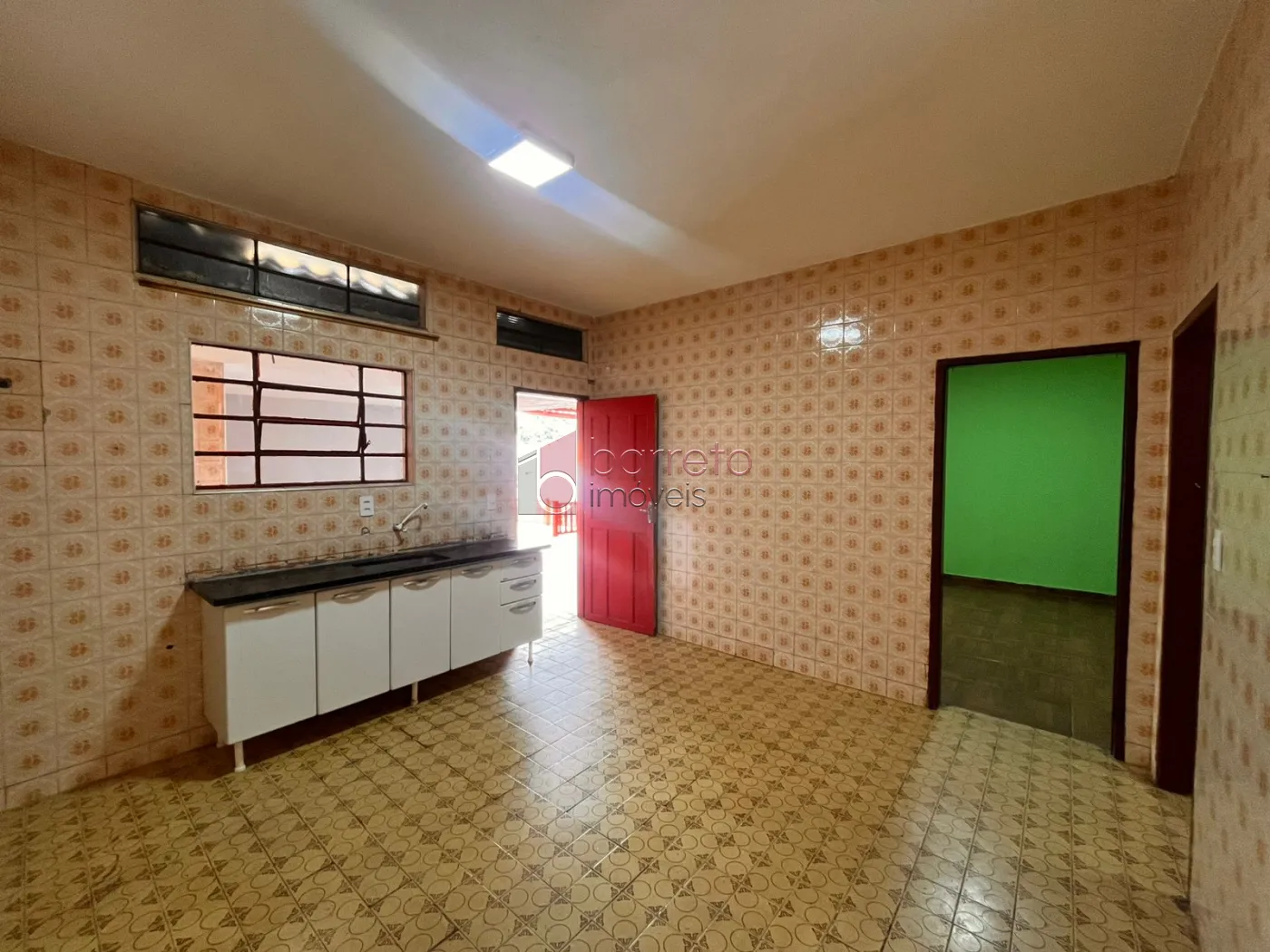CASA COM SALÃO À VENDA NO JARDIM MARTINS EM JUNDIAÍ/SP