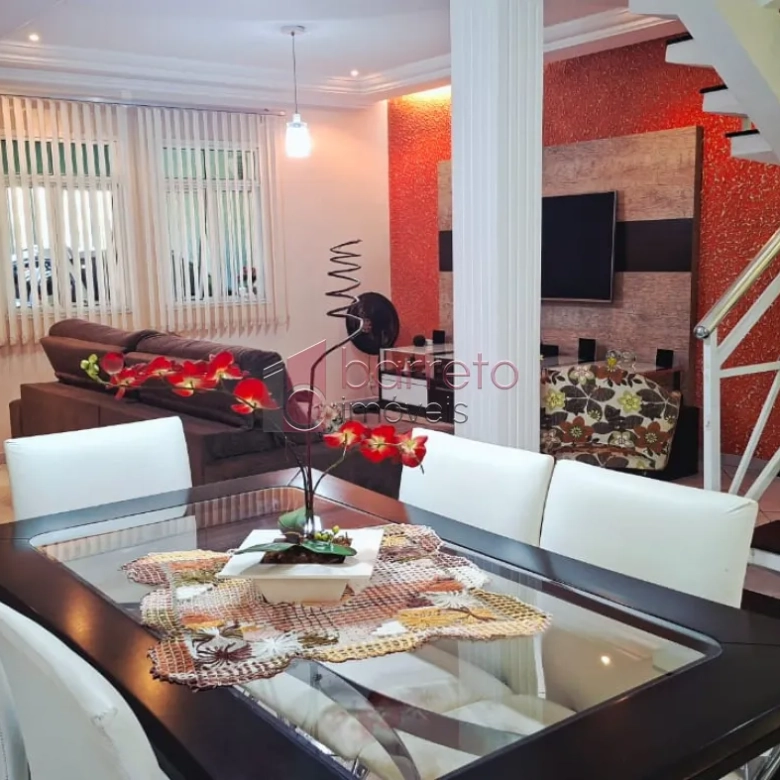 CASA À VENDA NO JARDIM SARAPIRANGA – MEDEIROS – JUNDIAÍ/SP