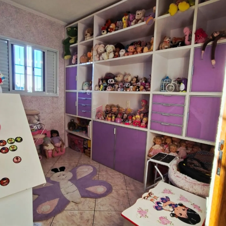 CASA À VENDA NO JARDIM SARAPIRANGA – MEDEIROS – JUNDIAÍ/SP