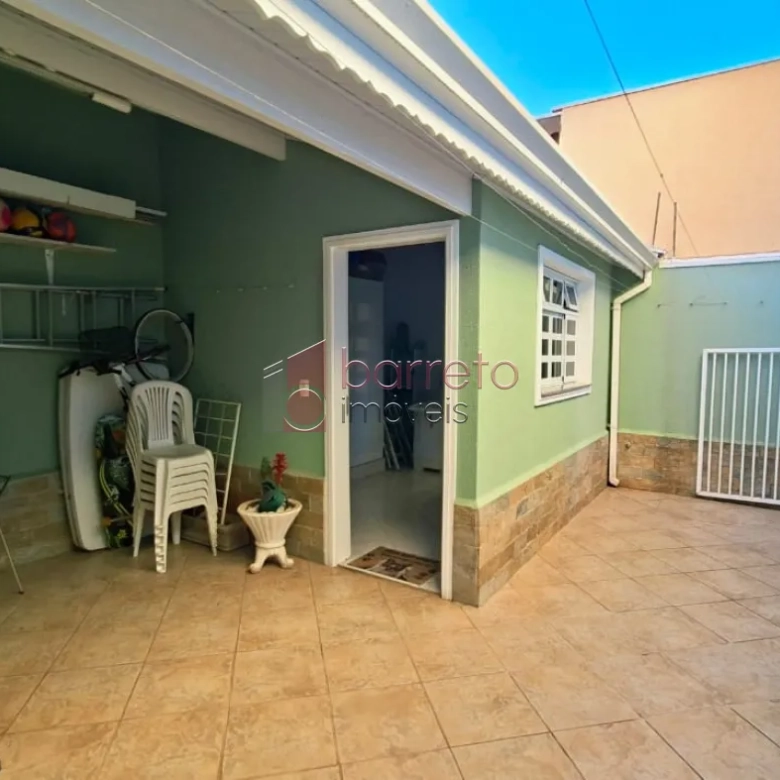 CASA À VENDA NO JARDIM SARAPIRANGA – MEDEIROS – JUNDIAÍ/SP