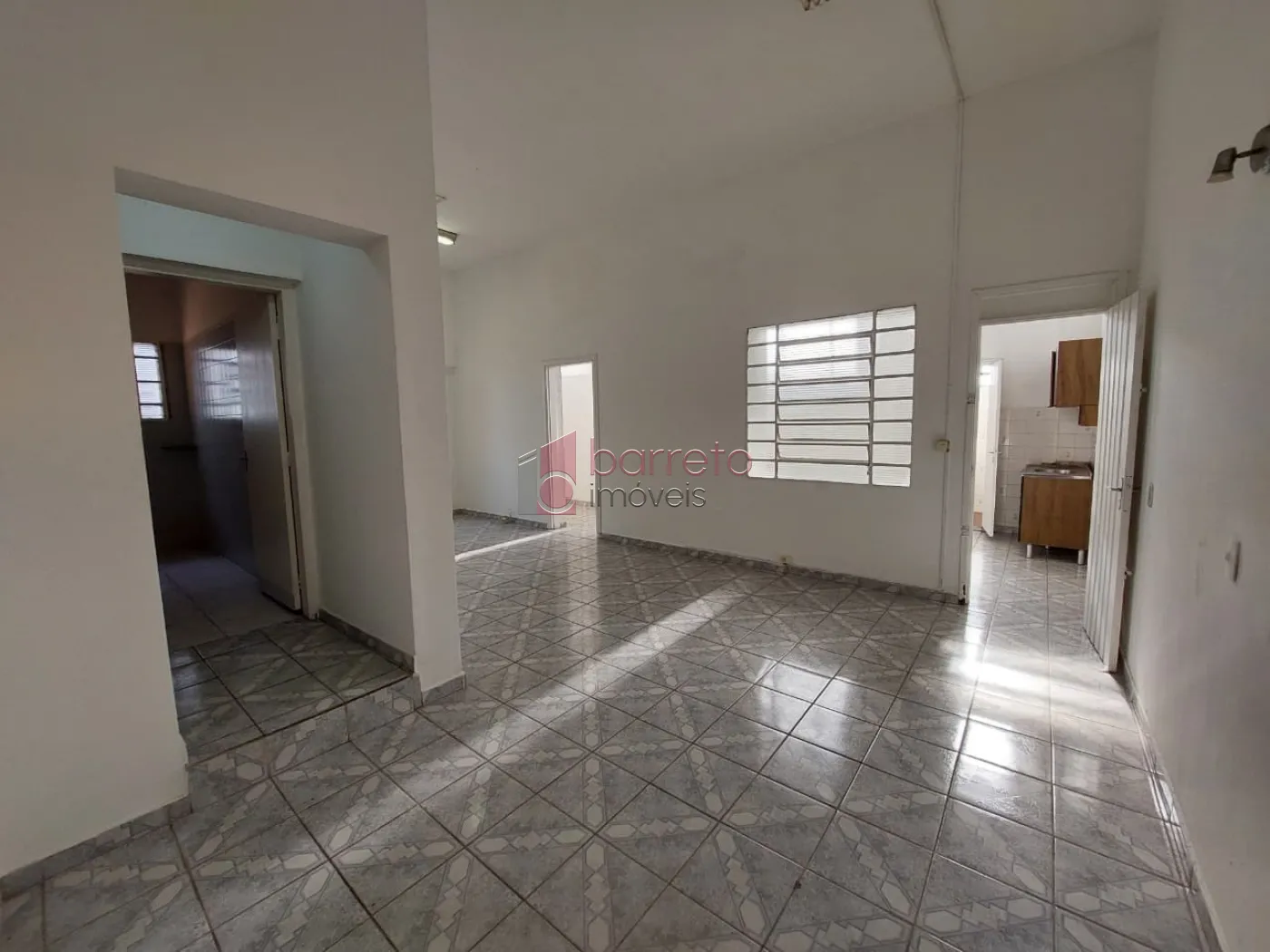 SOBRADO PARA VENDA E LOCAÇÃO COMERCIAL NO BAIRRO VILA RAFAEL DE OLIVEIRA – JUNDIAÍ/SP