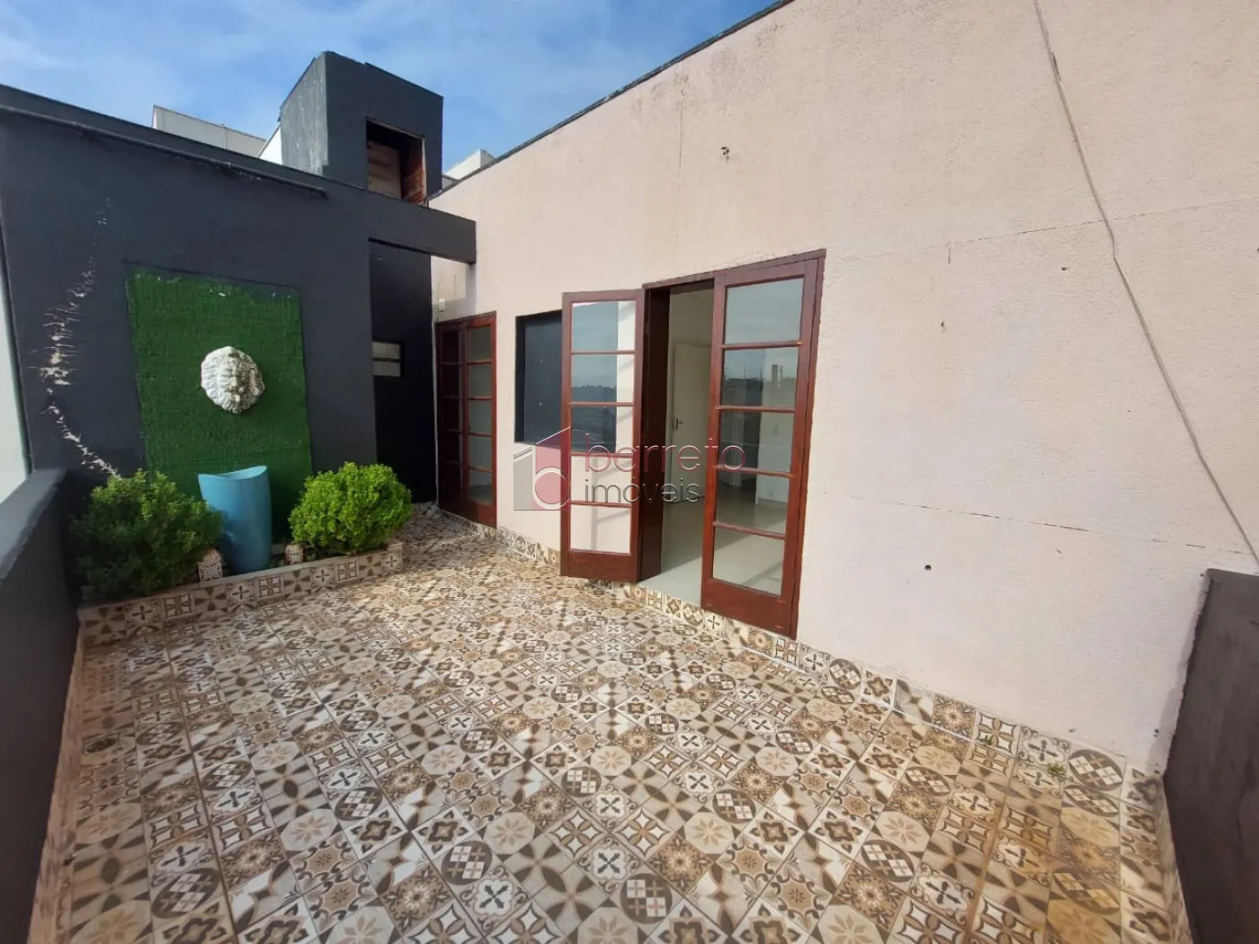 SOBRADO PARA VENDA E LOCAÇÃO COMERCIAL NO BAIRRO VILA RAFAEL DE OLIVEIRA – JUNDIAÍ/SP