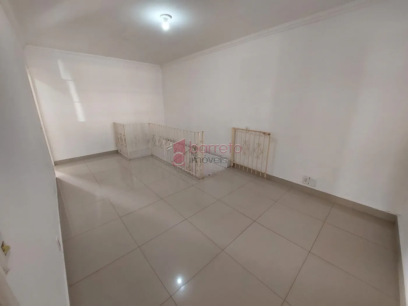 SOBRADO PARA VENDA E LOCAÇÃO COMERCIAL NO BAIRRO VILA RAFAEL DE OLIVEIRA – JUNDIAÍ/SP