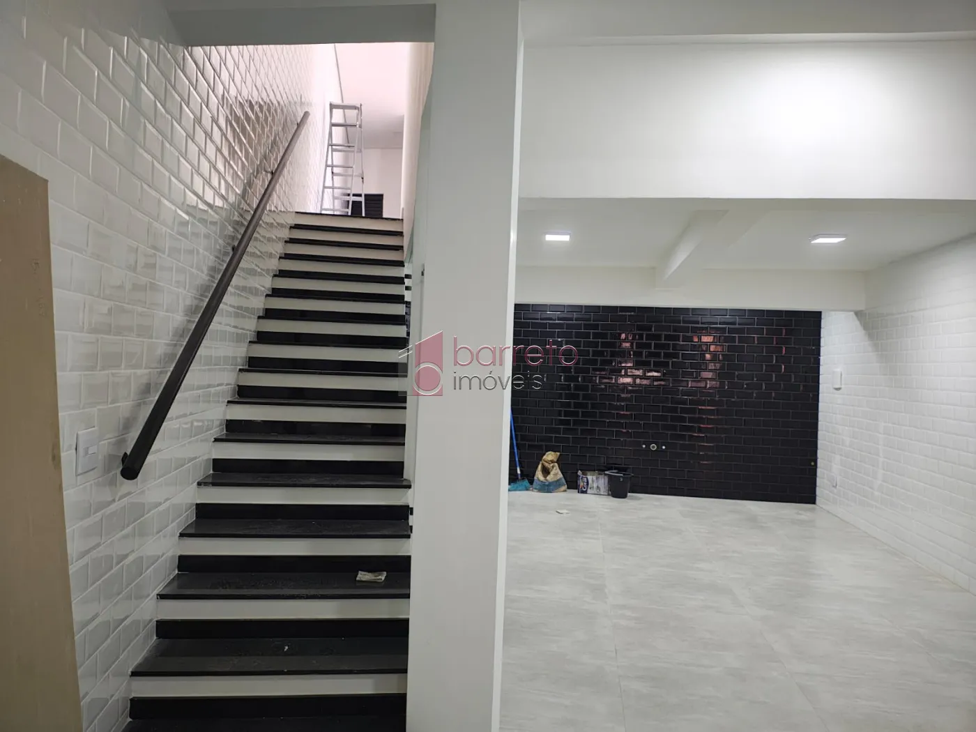 PRÉDIO COMERCIAL PARA LOCAÇÃO NA RUA DO RETIRO – JUNDIAÍ/SP