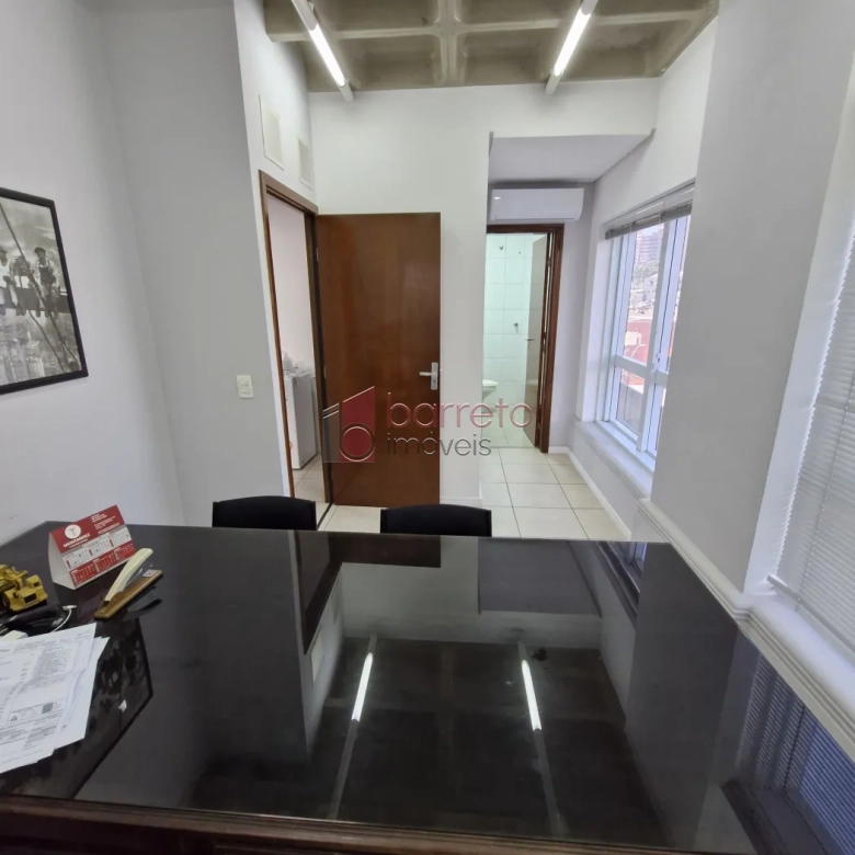 SALA COMERCIAL MOBILIADA NO EDIFÍCIO LIBERAL CENTURY NO CENTRO – JUNDIAÍ/SP