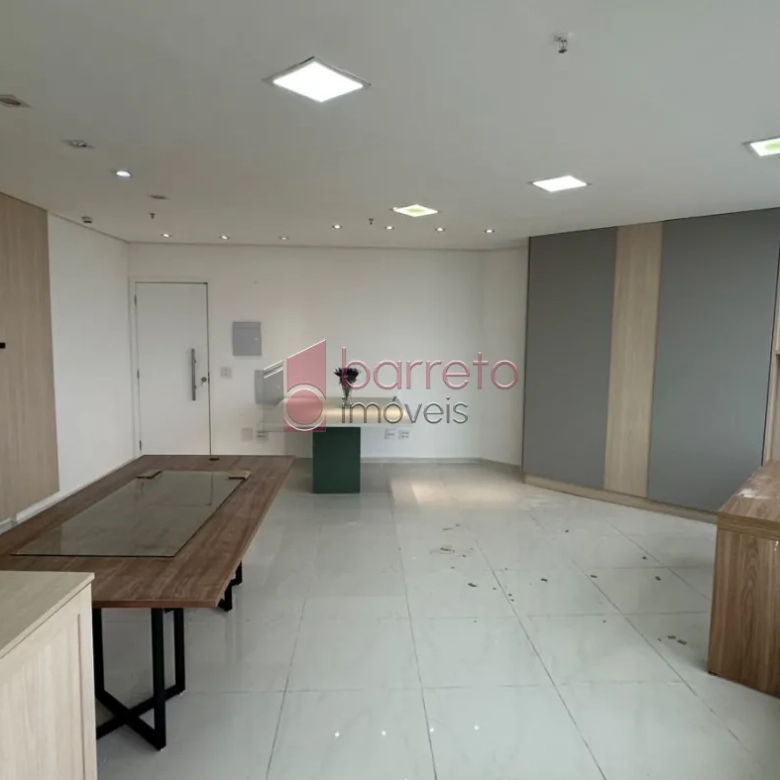 SALA COMERCIAL PARA LOCAÇÃO NO EDIFÍCO GOLDEN OFFICE – JUNDIAÍ/SP