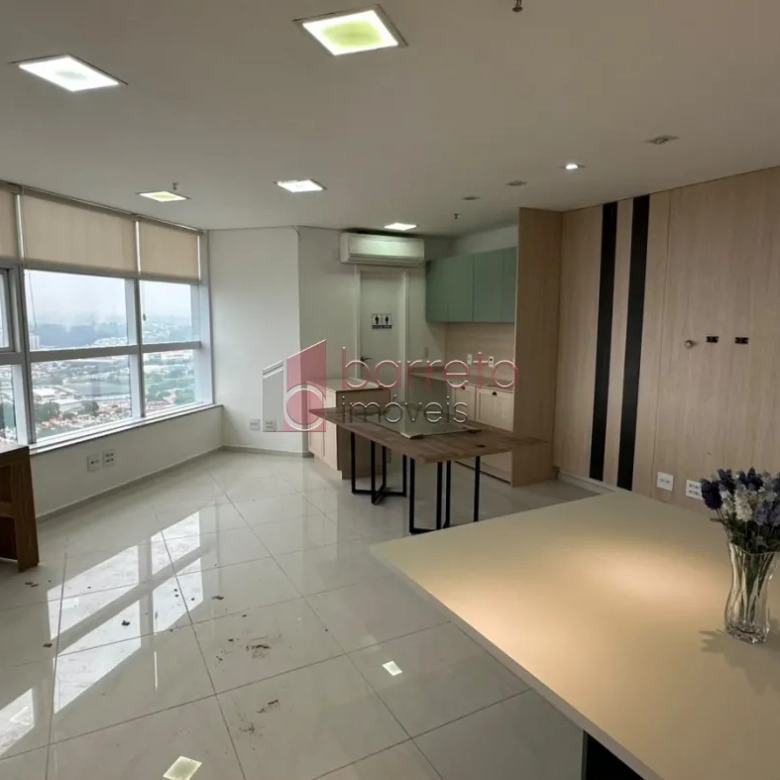 SALA COMERCIAL PARA LOCAÇÃO NO EDIFÍCO GOLDEN OFFICE – JUNDIAÍ/SP
