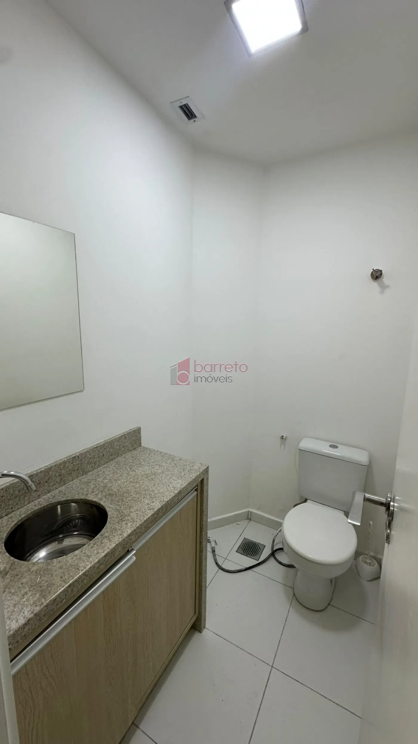 SALA COMERCIAL PARA LOCAÇÃO NO EDIFÍCO GOLDEN OFFICE – JUNDIAÍ/SP
