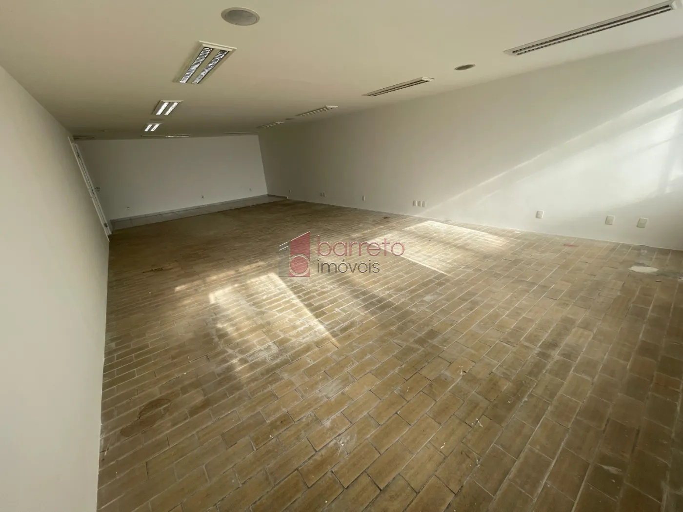 SALÃO COMERCIAL PARA VENDA E LOCAÇÃO NA REGIÃO CENTRAL – JUNDIAÍ/SP