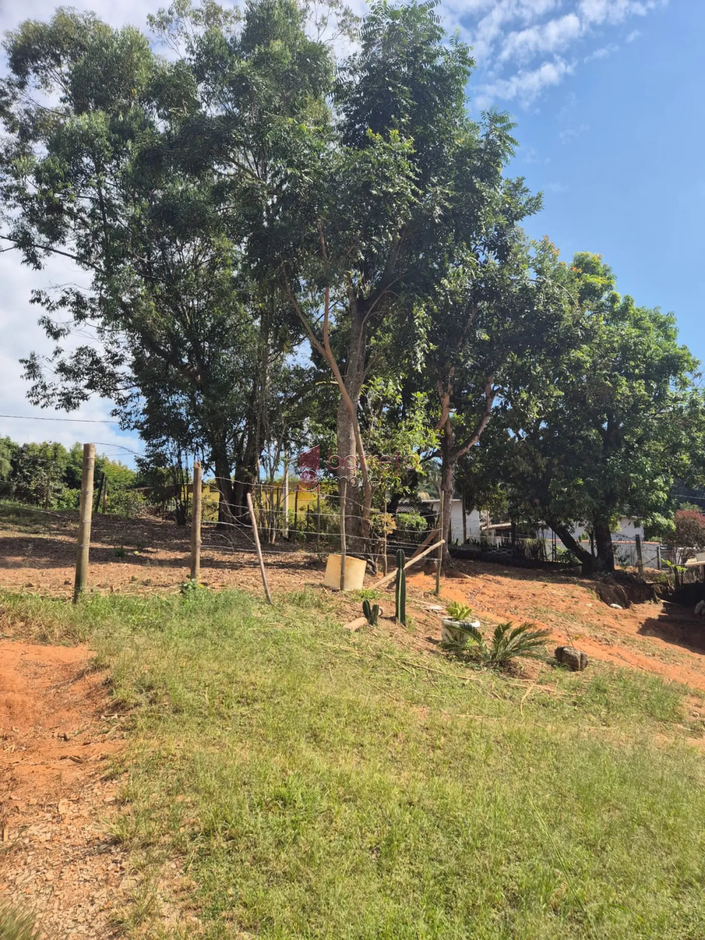 SÍTIO À VENDA NA AVENIDA GERALDO AZZONI – BAIRRO RIO ACIMA EM JUNDIAÍ/SP
