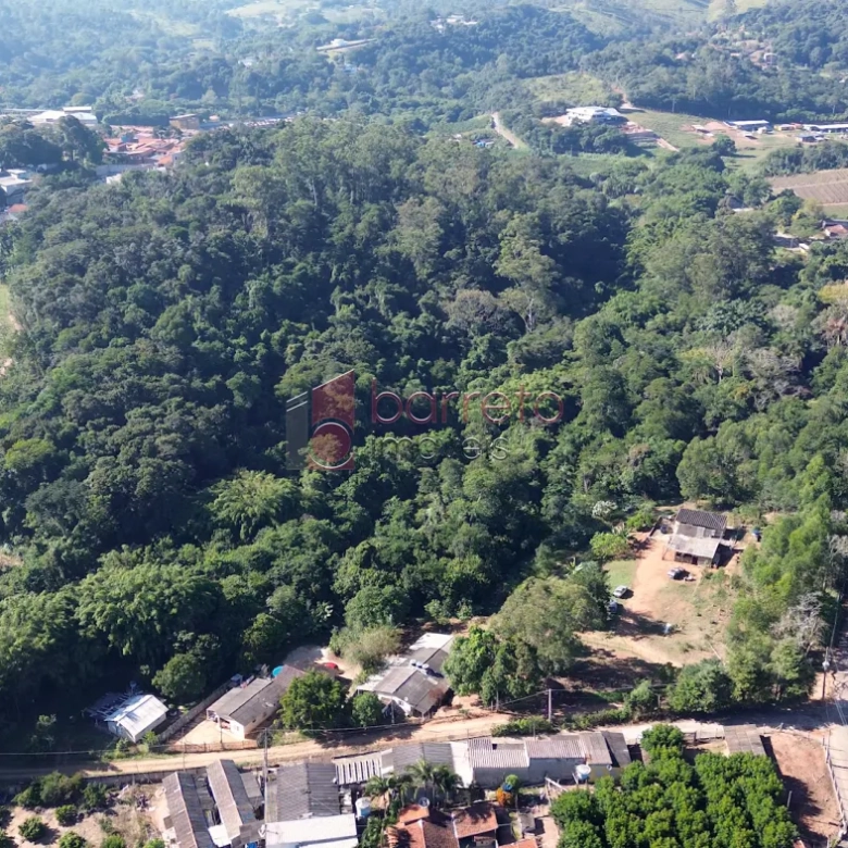 SÍTIO À VENDA NA AVENIDA GERALDO AZZONI – BAIRRO RIO ACIMA EM JUNDIAÍ/SP