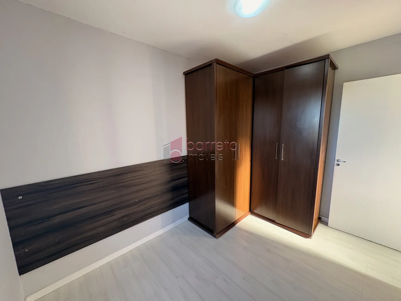 APARTAMENTO PARA LOCAÇÃO NO CONDOMÍNIO VIOLETA NA NOVA CIDADE JARDIM – JUNDIAÍ/SP