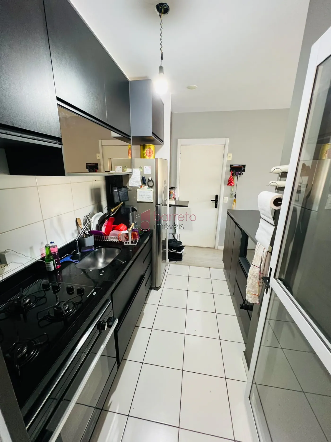 APARTAMENTO SEMI MOBILIADO PARA LOCAÇÃO NO CONDOMÍNIO BRISAS BOSQUES ITIRAPINA – JUNDIAÍ/SP
