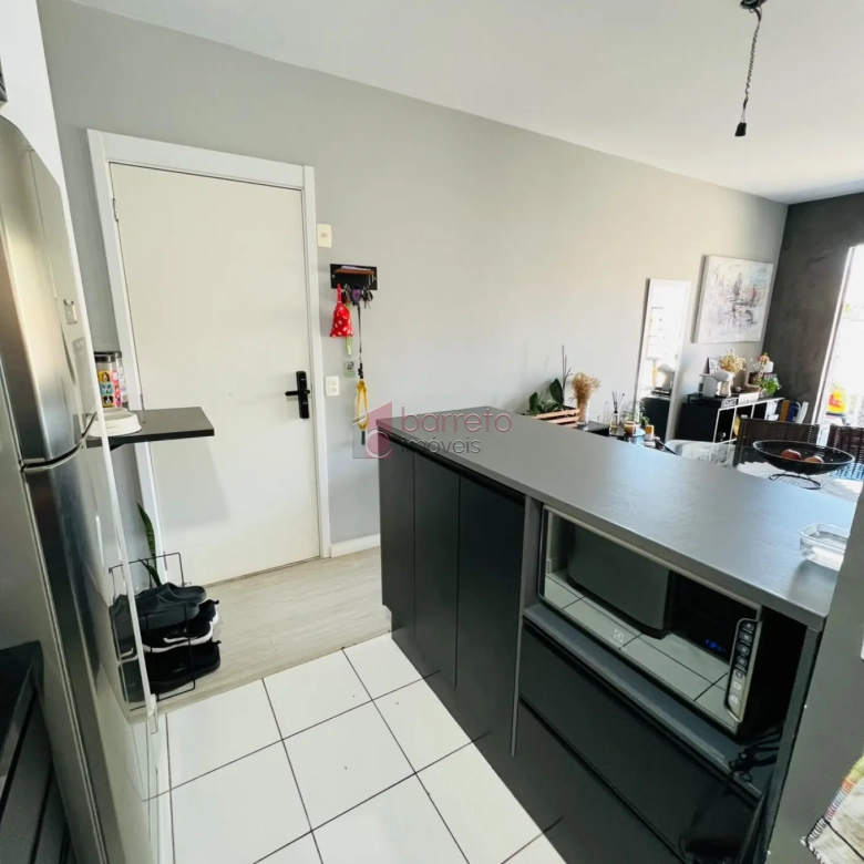 APARTAMENTO SEMI MOBILIADO PARA LOCAÇÃO NO CONDOMÍNIO BRISAS BOSQUES ITIRAPINA – JUNDIAÍ/SP