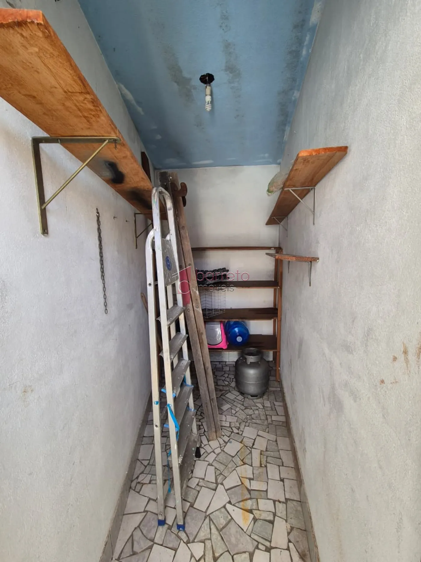 CASA COM EDÍCULA Á VENDA NA VILLA PROGRESSO EM JUNDIAÍ/SP