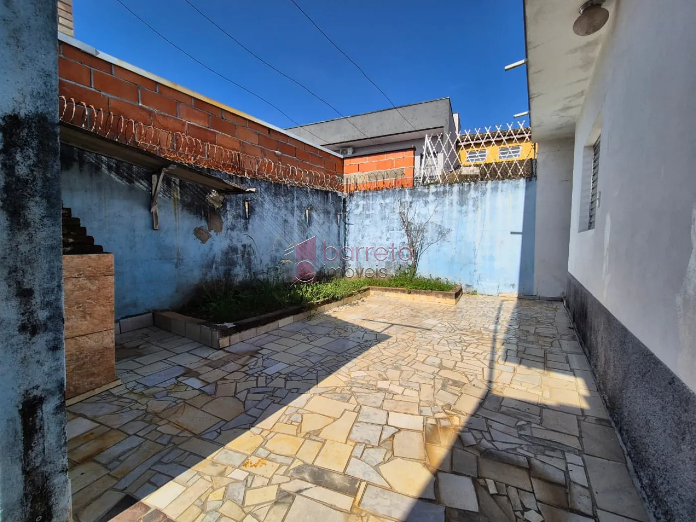 CASA COM EDÍCULA Á VENDA NA VILLA PROGRESSO EM JUNDIAÍ/SP
