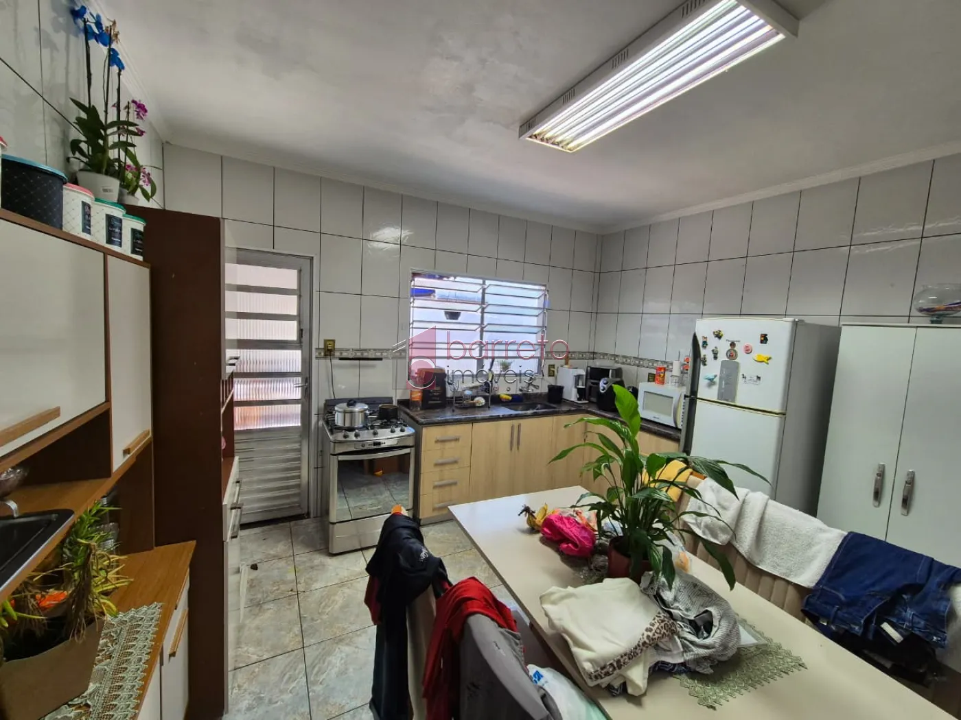 CASA COM EDÍCULA Á VENDA NA VILLA PROGRESSO EM JUNDIAÍ/SP