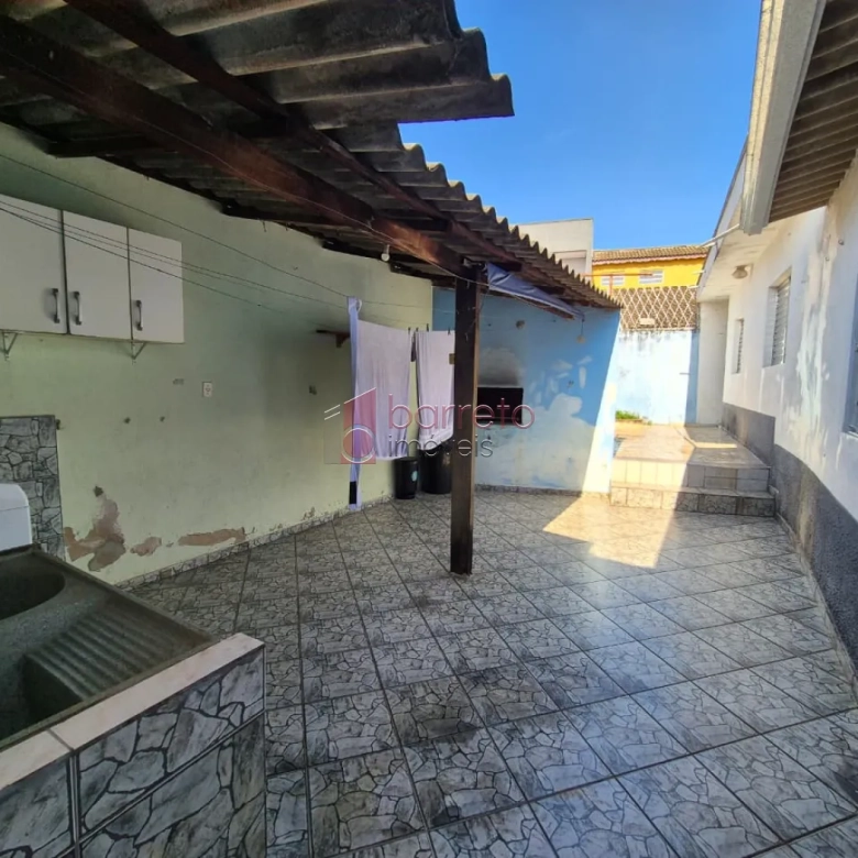 CASA COM EDÍCULA Á VENDA NA VILLA PROGRESSO EM JUNDIAÍ/SP