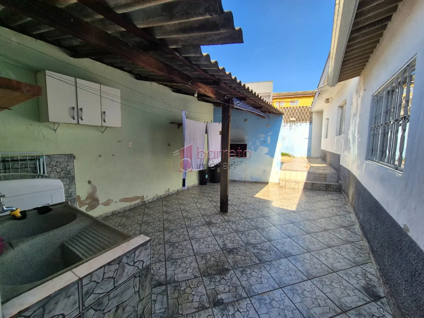 CASA COM EDÍCULA Á VENDA NA VILLA PROGRESSO EM JUNDIAÍ/SP
