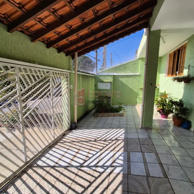 CASA COM EDÍCULA Á VENDA NA VILLA PROGRESSO EM JUNDIAÍ/SP