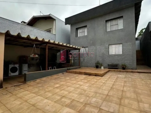 CASA COM EDÍCULA PARA VENDA E LOCAÇÃO NO JARDIM MESSINA – JUNDIAÍ/SP