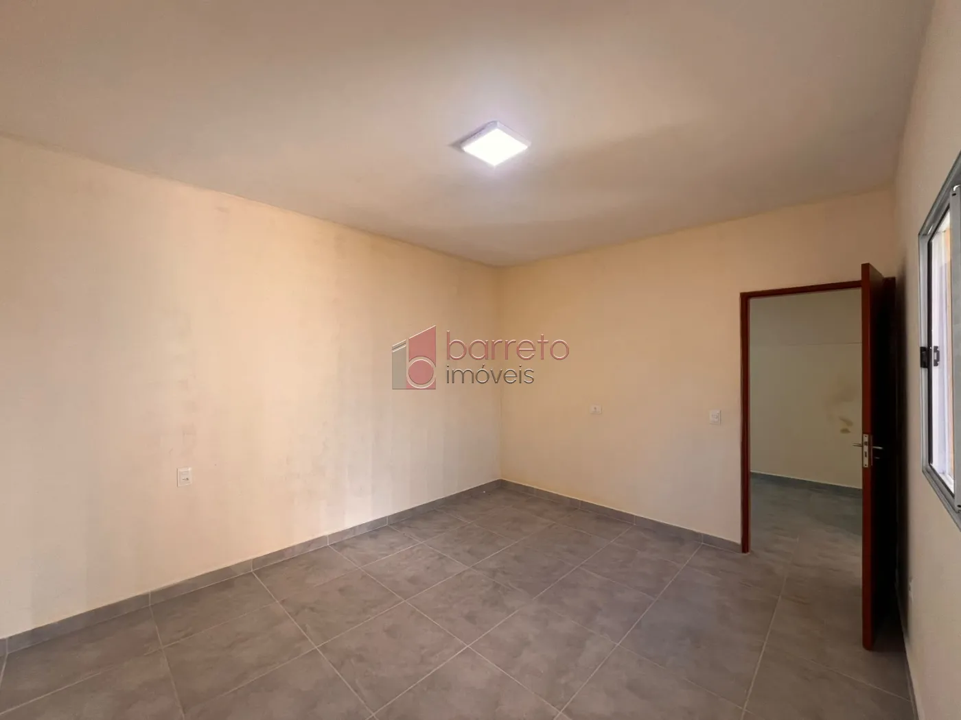 CASA COMPARTILHADA COM ENTRADA INDEPENDENTE PARA LOCAÇÃO NO CAXAMBÚ – JUNDIAÍ/SP