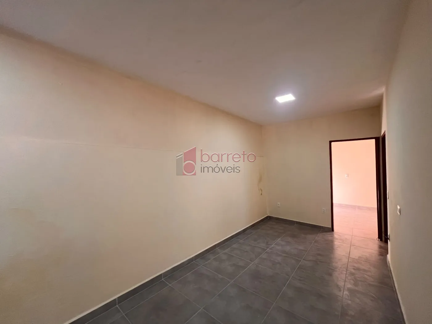 CASA COMPARTILHADA COM ENTRADA INDEPENDENTE PARA LOCAÇÃO NO CAXAMBÚ – JUNDIAÍ/SP