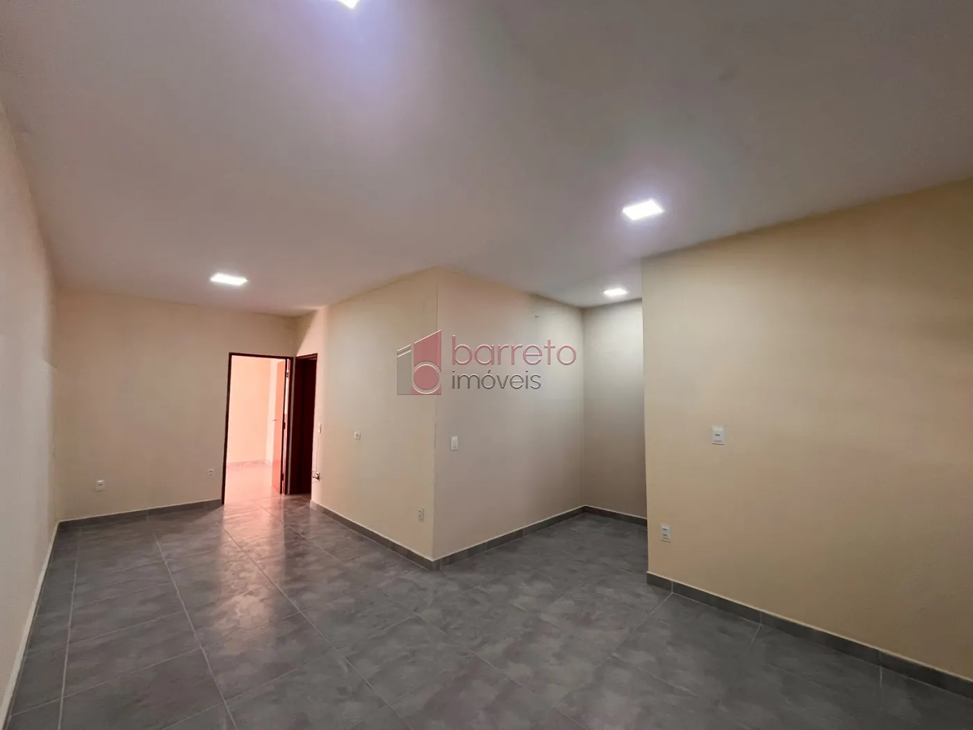 CASA COMPARTILHADA COM ENTRADA INDEPENDENTE PARA LOCAÇÃO NO CAXAMBÚ – JUNDIAÍ/SP