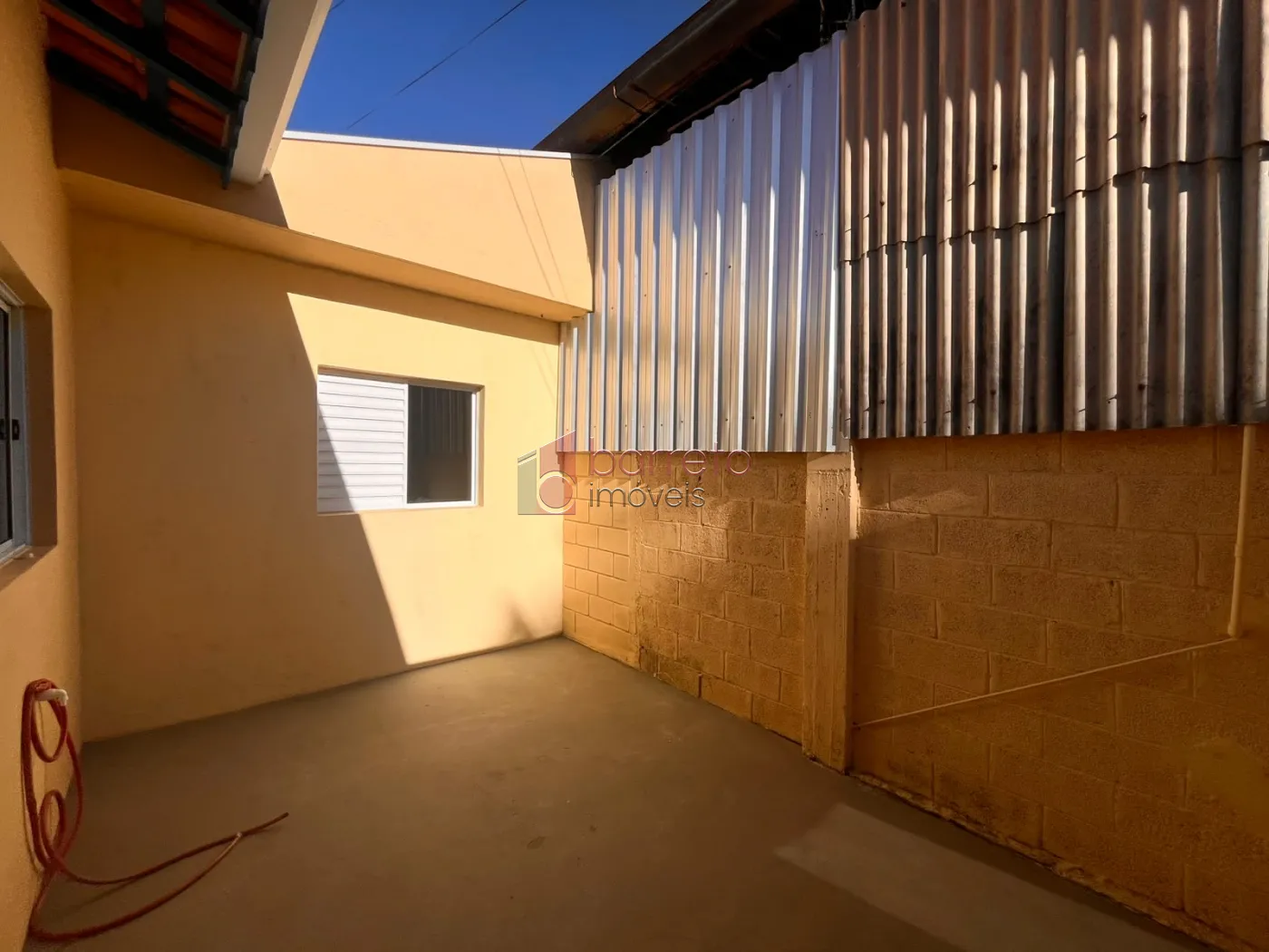 CASA COMPARTILHADA COM ENTRADA INDEPENDENTE PARA LOCAÇÃO NO CAXAMBÚ – JUNDIAÍ/SP