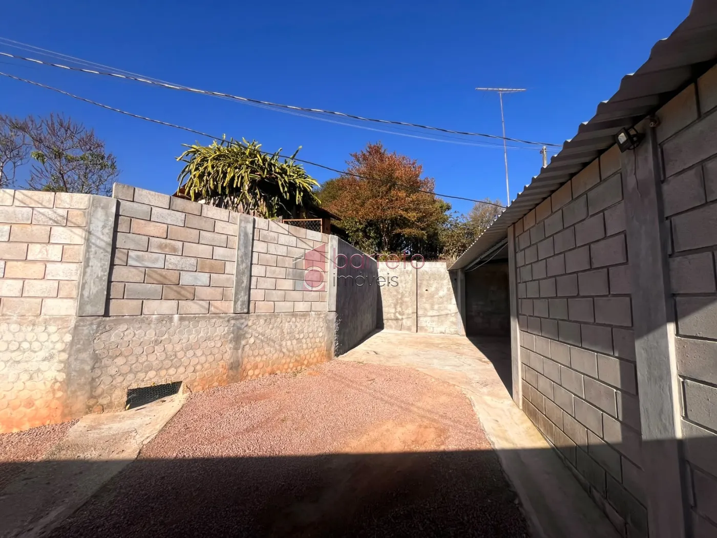 CASA COMPARTILHADA COM ENTRADA INDEPENDENTE PARA LOCAÇÃO NO CAXAMBÚ – JUNDIAÍ/SP