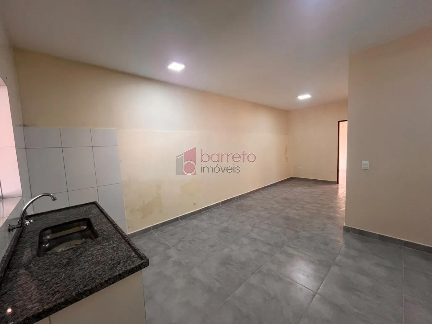 CASA COMPARTILHADA COM ENTRADA INDEPENDENTE PARA LOCAÇÃO NO CAXAMBÚ – JUNDIAÍ/SP