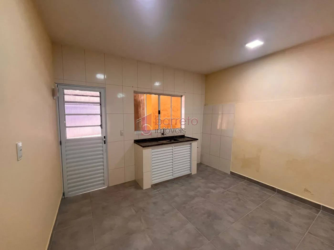 CASA COMPARTILHADA COM ENTRADA INDEPENDENTE PARA LOCAÇÃO NO CAXAMBÚ – JUNDIAÍ/SP