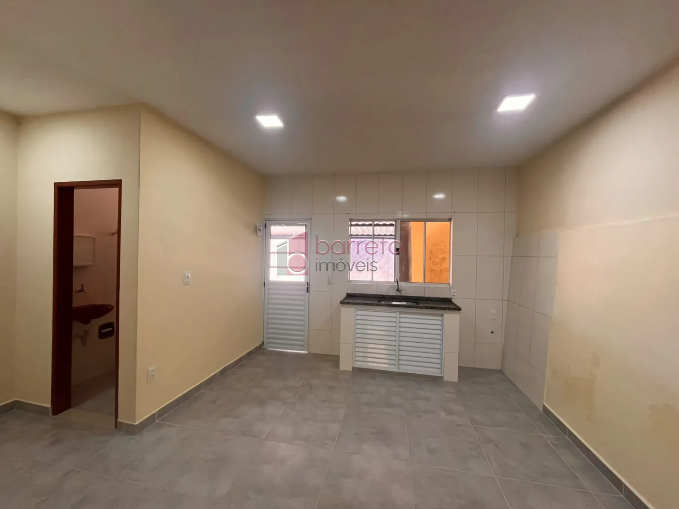 CASA COMPARTILHADA COM ENTRADA INDEPENDENTE PARA LOCAÇÃO NO CAXAMBÚ – JUNDIAÍ/SP
