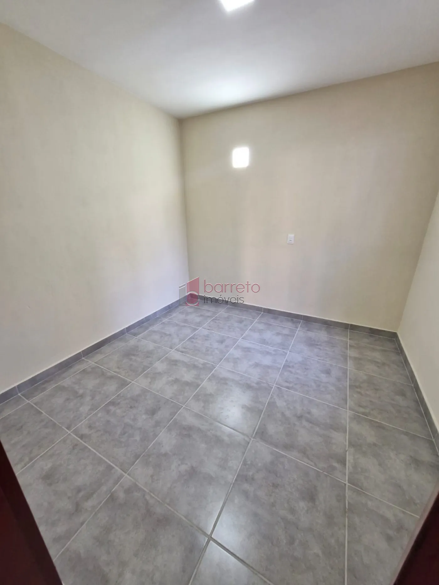 CASA COMPARTILHADA COM ENTRADA INDEPENDENTE PARA LOCAÇÃO NO CAXAMBÚ – JUNDIAÍ/SP