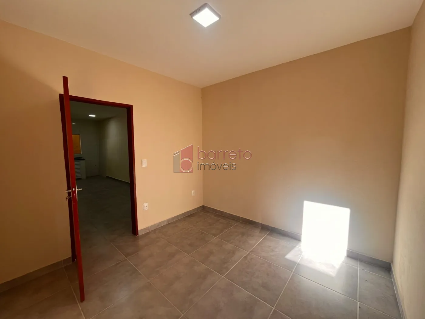 CASA COMPARTILHADA COM ENTRADA INDEPENDENTE PARA LOCAÇÃO NO CAXAMBÚ – JUNDIAÍ/SP