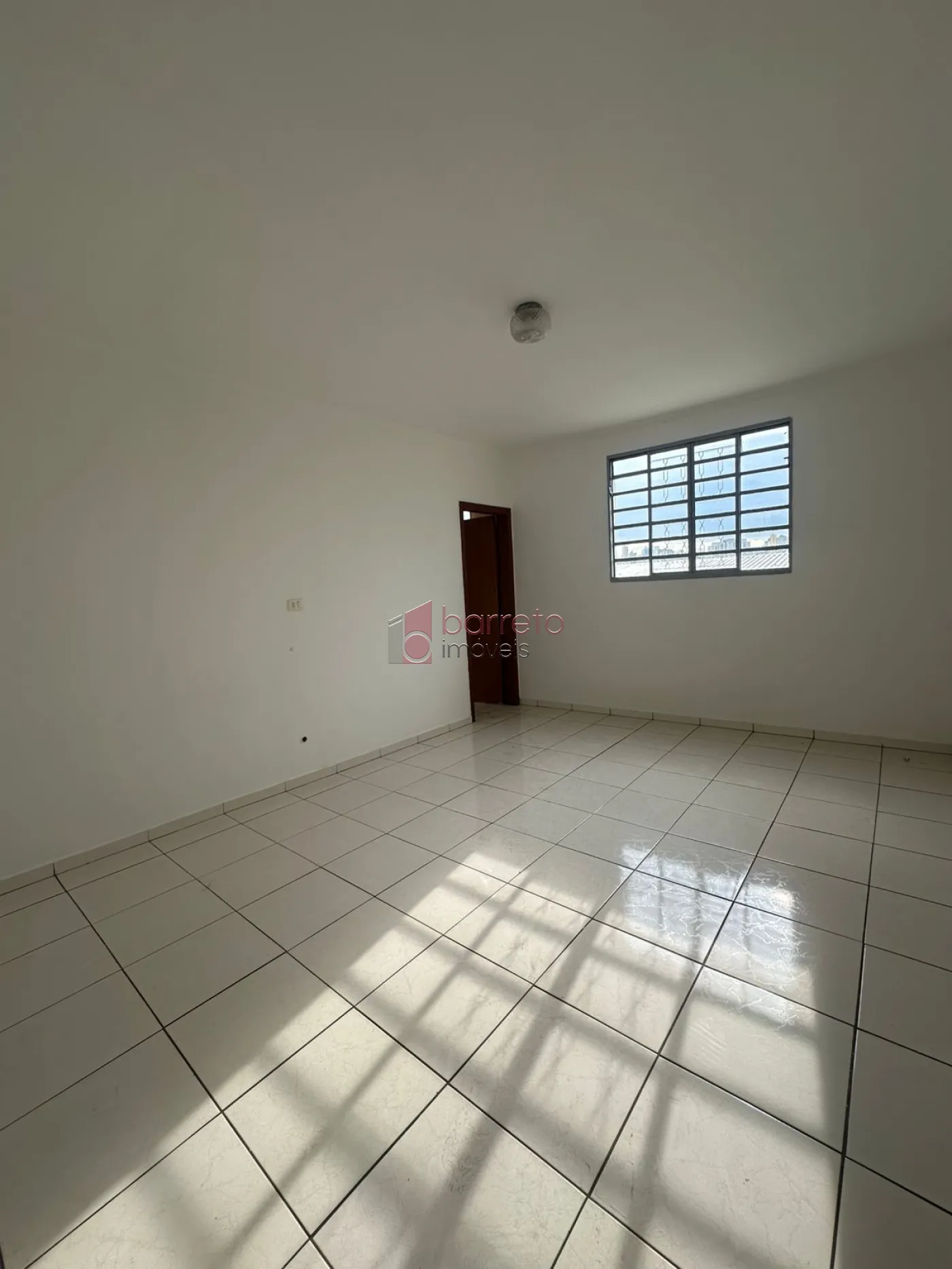 CASA NO PISO SUPERIOR PARA LOCAÇÃO NA VILA JOANA – JUNDIAÍ/SP