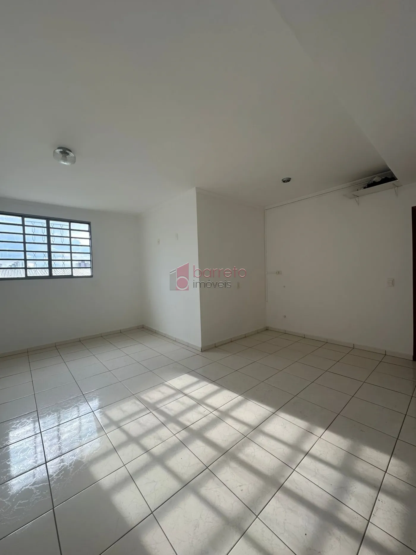 CASA NO PISO SUPERIOR PARA LOCAÇÃO NA VILA JOANA – JUNDIAÍ/SP