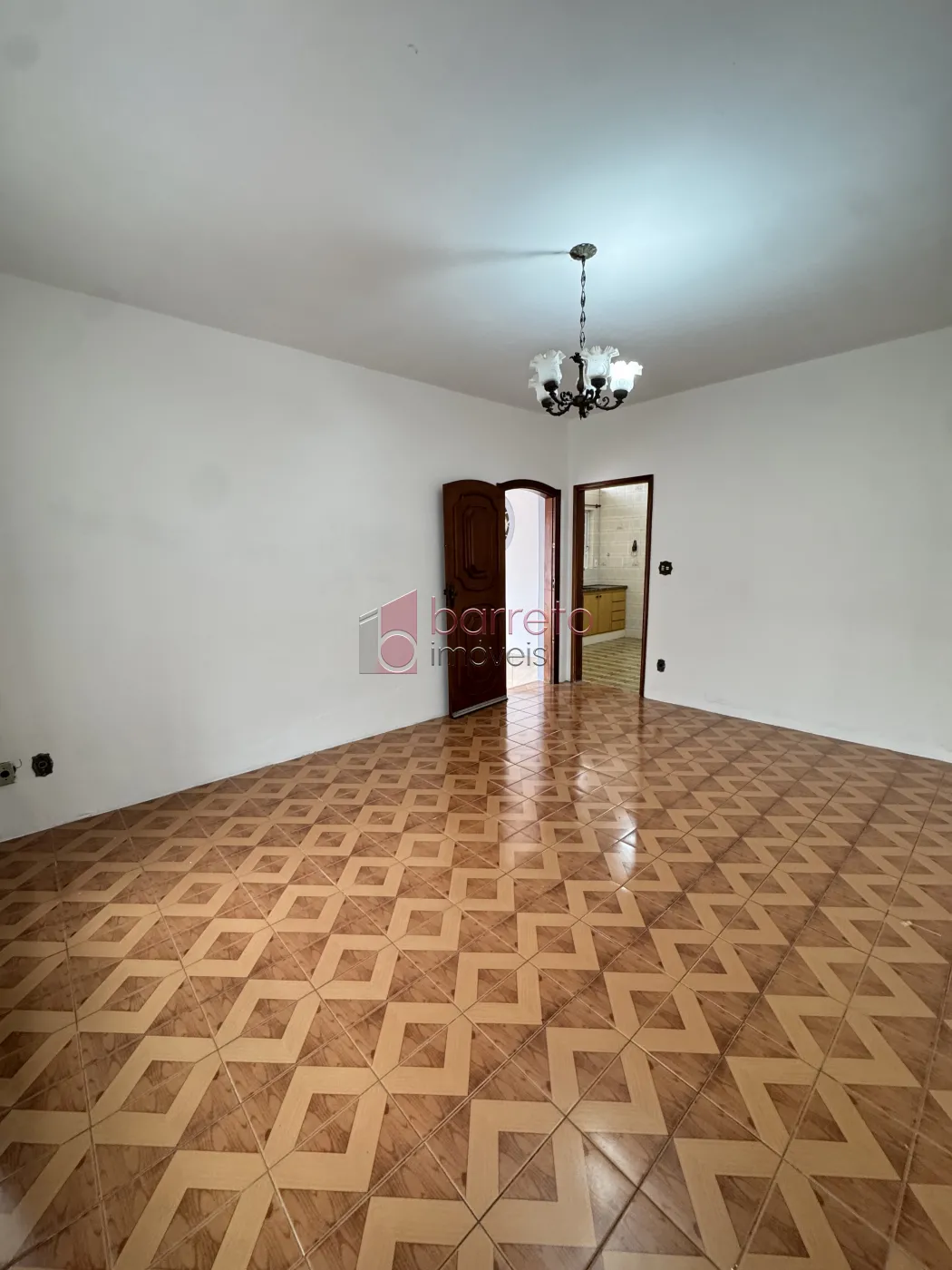 CASA TÉRREA COM AMPLO ESPAÇO MULTIUSO À VENDA NA VILA DIDI EM JUNDIAÍ/SP