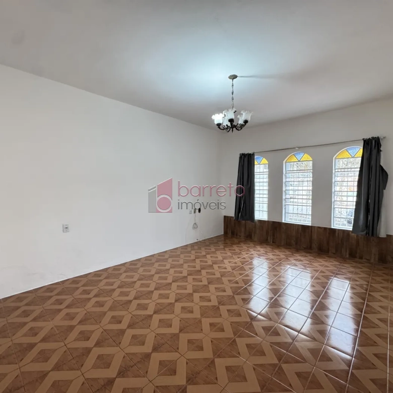 CASA TÉRREA COM AMPLO ESPAÇO MULTIUSO À VENDA NA VILA DIDI EM JUNDIAÍ/SP