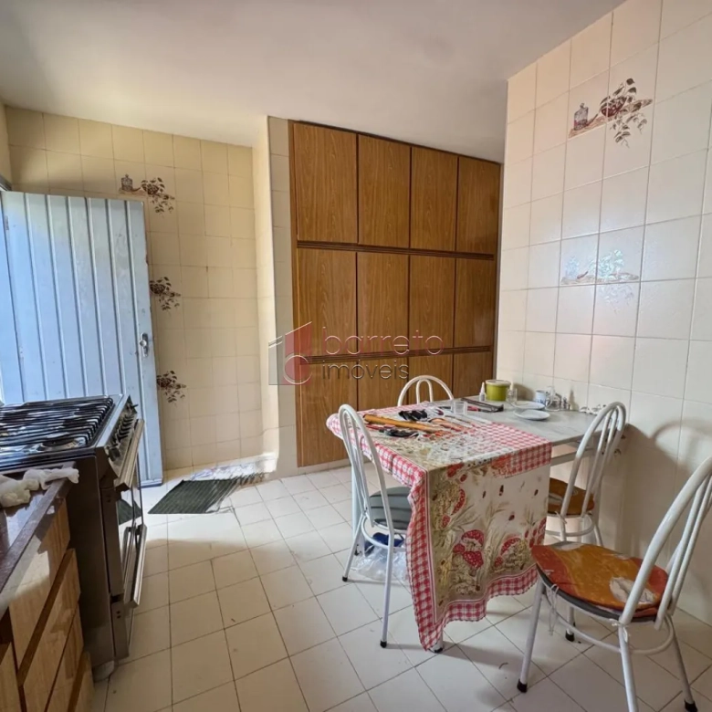 CASA TÉRREA COM EDÍCULA À VENDA NO JARDIM SANTANA EM JUNDIAÍ/SP