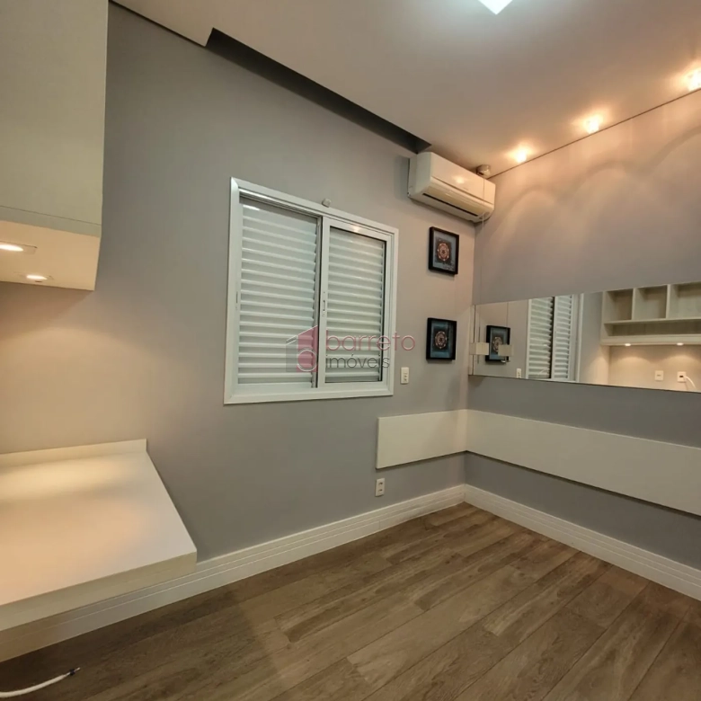 CASA TÉRREA SEMI-MOBILIADA PARA LOCAÇÃO NO CONDOMÍNIO VILAGGIO MEDEIROS – JUNDIAÍ/SP